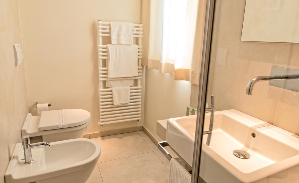 Hotel Country House La Radice Чивітанова-Марке Номер фото