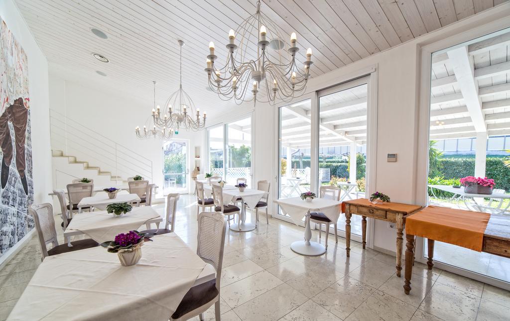 Hotel Country House La Radice Чивітанова-Марке Екстер'єр фото