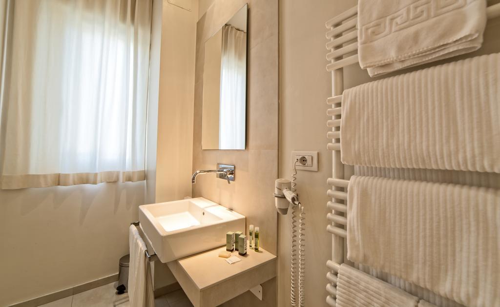 Hotel Country House La Radice Чивітанова-Марке Номер фото